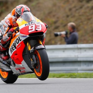 Pole di Marquez, prima fila Ducati