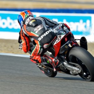 Un Melandri in grande spolvero chiude le FP3 al comando