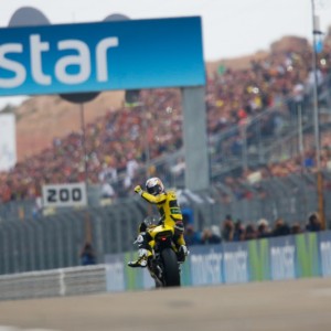 Maverick Viñales domina al MotorLand