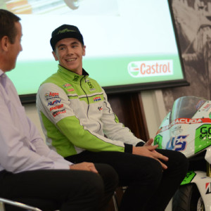 SCOTT REDDING VISITA IL CASTROL GLOBAL TECHNOLOGY CENTRE DI PANGBOURNE