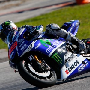 Lorenzo completa la doppietta Yamaha
