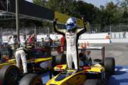 Palmer powers to sprint win