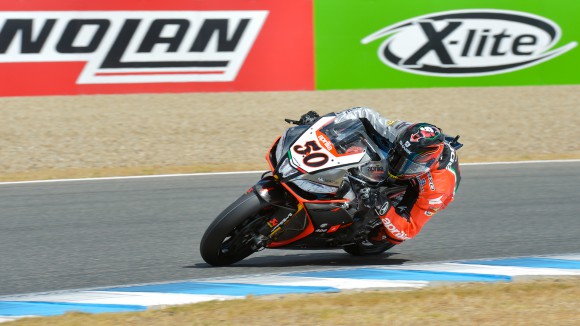 0314_p10_guintoli_action_big