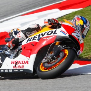 La pioggia frena le FP2, Pedrosa il piú veloce