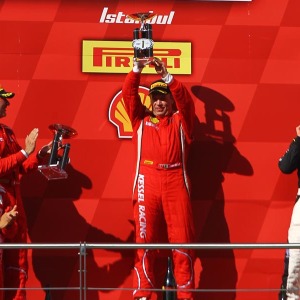Kessel Racing subito al top ad Istanbul: nel Trofeo Pirelli trionfa Gitlin, nella Coppa Shell Lovat e Bianchi al primo e secondo posto.