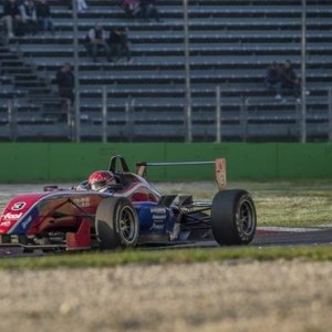 LONGHI LEGGENDA NELLA F2 ITALIAN TROPHY