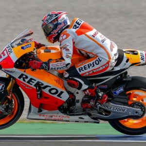 Marquez domina la prima giornata