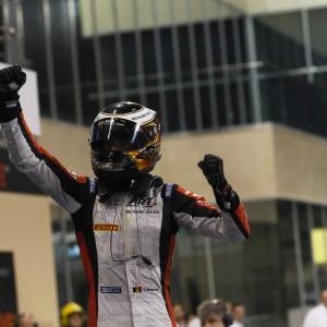 Vandoorne dominates in Yas Marina 