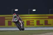 Giugliano comanda sotto i riflettori di Losail