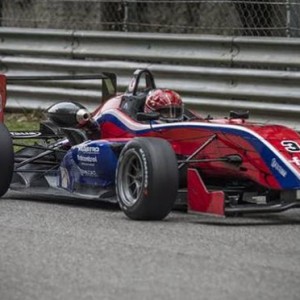 LONGHI ENTRA NELLA STORIA DELLA F2 ITALIAN TROPHY