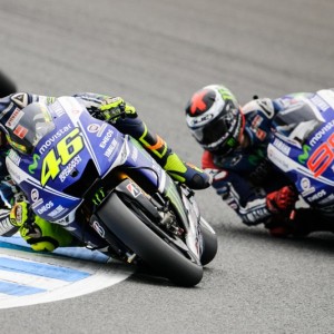 Rossi e Lorenzo si giocano il secondo posto in casa di Marquez