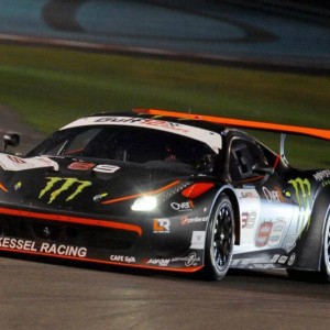 Lorenzo brilla nell'endurance di Abu Dhabi