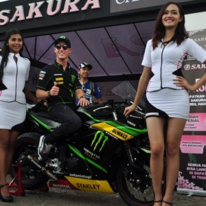 Pol Espargaró incontra i fan indonesiani alla Yamaha Asean Cup Race