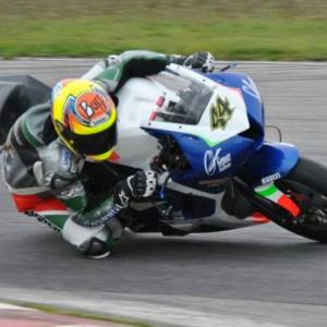 Seconda presa di contatto per Roby sulla Honda del team Lorini, per una intensa giornata di test a Magione. Tanto lavoro in chiave 2015!