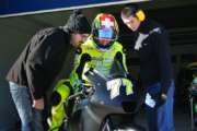 Aegerter in pista con Akira a Jerez