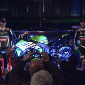 Il Kawasaki Racing Team svela la moto 2015