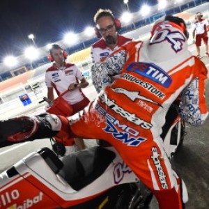 Il forlivese del Ducati Team si prepara per la gara d’apertura del Mondiale MotoGP 2015 in Qatar.
