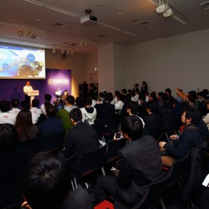 Yamaha annuncia il cambio full seamless 2015