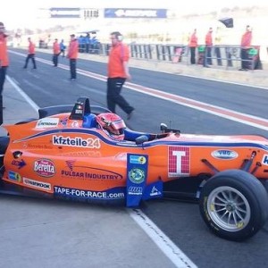 FIA F3, BERETTA SI DISTINGUE POSITIVAMENTE NEI TEST UFFICIALI DI VALENCIA