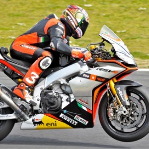 Max Biaggi completa la tre giorni di test Aprilia a Vallelunga