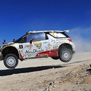 Cinq DS 3 au départ du Rallye du Koweït
