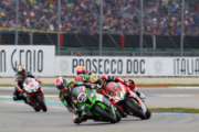 Rea continua la sua marcia perfetta con il successo in gara 1