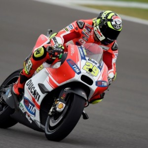 Iannone: "Dobbiamo migliorare il feeling"