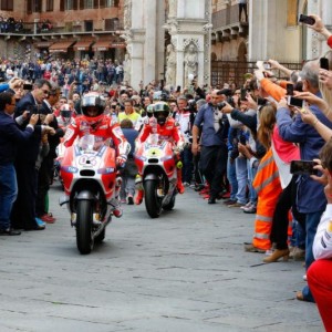 Un Palio “straordinario” con le Ducati Desmosedici