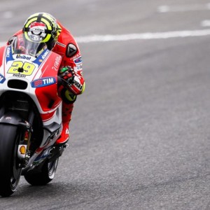 Iannone: "Mi hanno riscontrato una microfrattura"