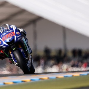 Lorenzo trionfa a Le Mans, Rossi e Dovizioso sul podio