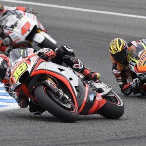 BAUTISTA CONCLUDE, ANDANDO A PUNTI, UN WEEKEND POSITIVO PROGRESSI IN GARA ANCHE PER MELANDRI