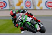 Tom Sykes rinasce a Donington Park, è doppietta