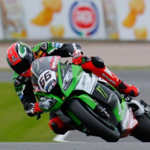 Tom Sykes rinasce a Donington Park, è doppietta
