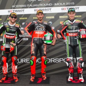 Pole con quasi caduta per Davide Giugliano