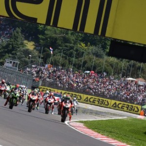 Il Mondiale Superbike ritorna oltre Manica