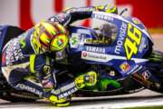 Rossi batte Marquez al TT