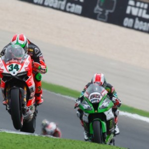 Un podio a testa per Giugliano e Davies a Portimao
