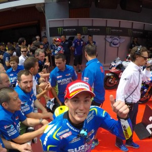 Storica doppietta Suzuki in qualifica
