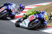 L’epica battaglia Rossi-Lorenzo del 2009 – di Matthew Birt