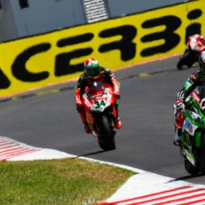 Rea torna al successo in gara 2 a Misano