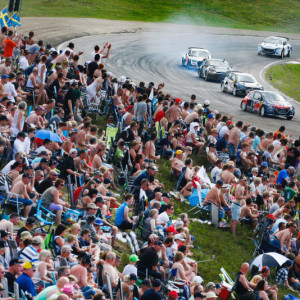 HANSEN LEADS HOLJES RX IN FRONT OF PACKED HOME CROWD