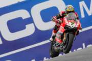Davies e Ducati su un altro pianeta per la doppietta di Laguna