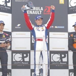 A MISANO JACK AITKEN VINCE GARA 1 E TORNA AD ESSERE LEADER NELLA FORMULA RENAULT 2.0 ALPS