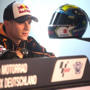 Bradl lascia il Forward Racing