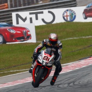 Tripletta Aprilia nelle FP3 a Sepang con Torres leader