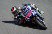 Lorenzo subito davanti nelle FP1