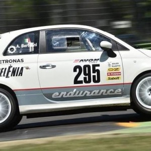 GIANCARLO FISICHELLA IN GARA A VALLELUNGA SULLA ABARTH 695 ASSETTO CORSE ENDURANCE!