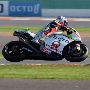 Petrux va forte nel venerdì dell'Octo British Grand Prix. Yonny alla ricerca del miglior feeling