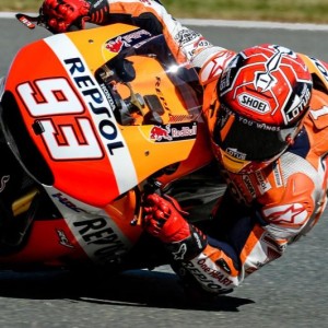 Marquez scivola, ma è in pole position