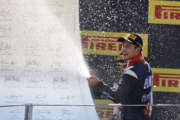 Evans on top in dramatic sprint race